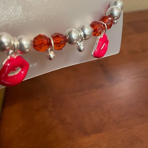 Lip Fashion Jewelry Beaded Bracelet - Picture 7 of 7